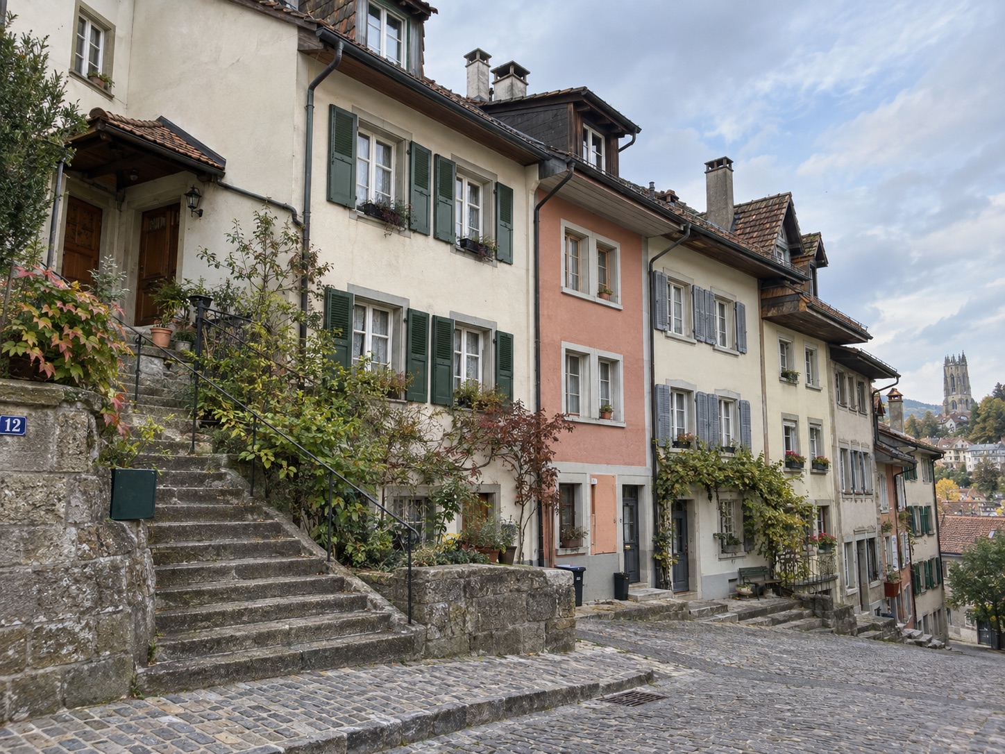 Gut gelegene Wohnung in der Altstadt — Aussentreppe, Steinmauer